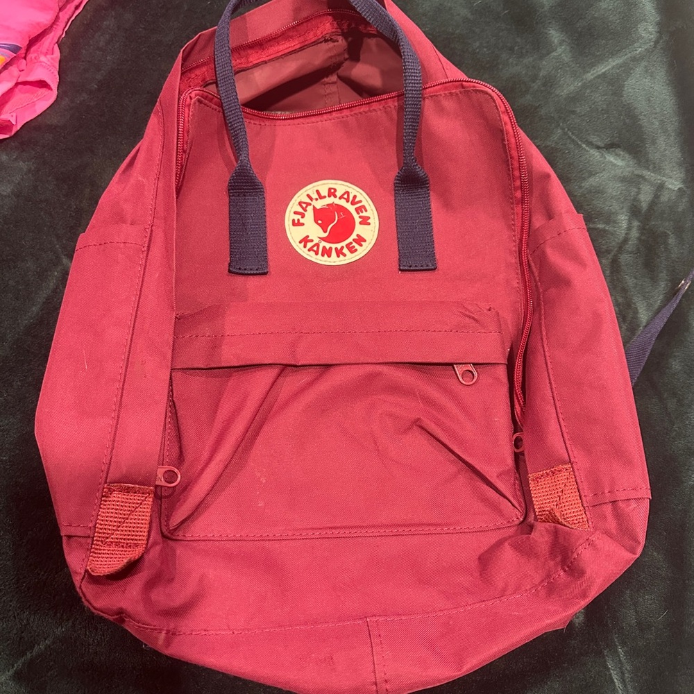 Fjällräven Kånken Red/Maroon Backpack
